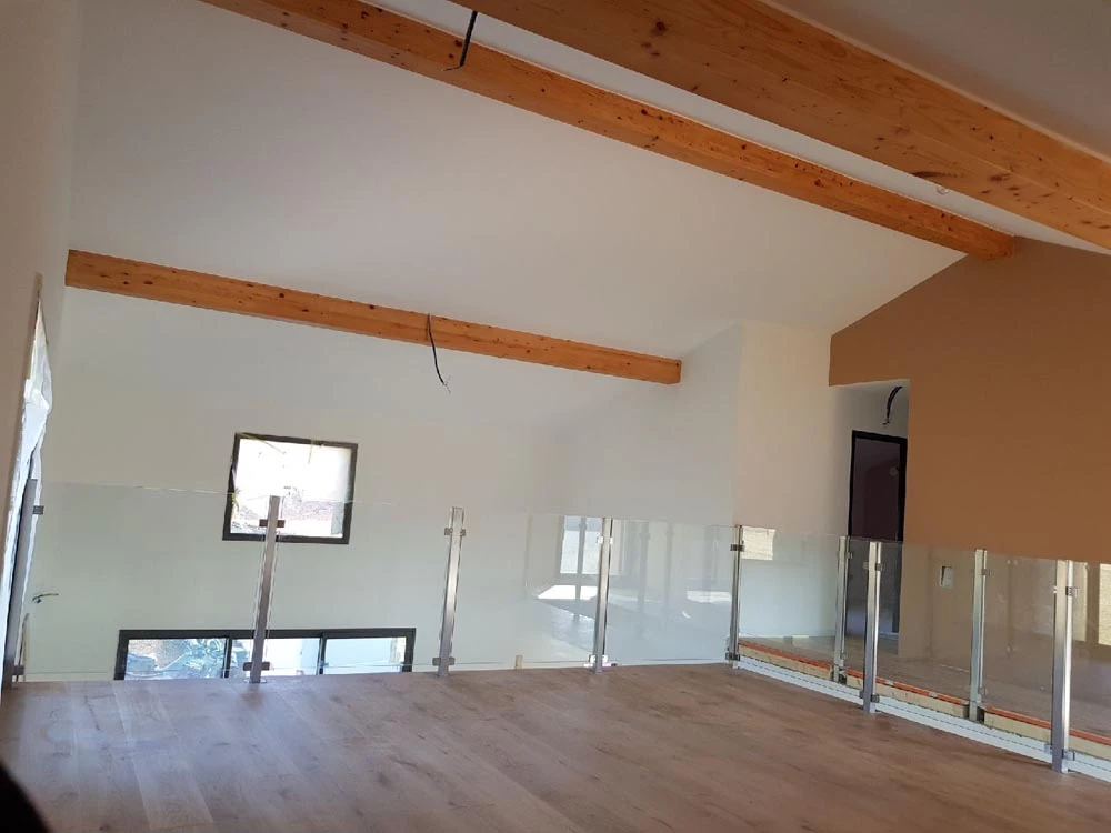 Réalisation sur mesure pour intérieur moderne et lumineux