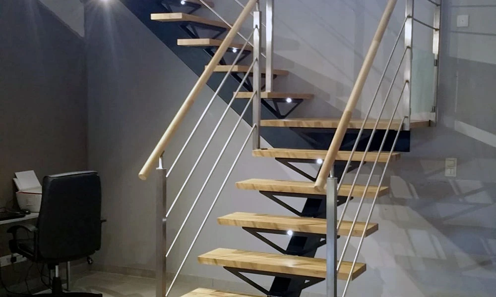 Porte d’entrée sur mesure posée par un artisan menuisier